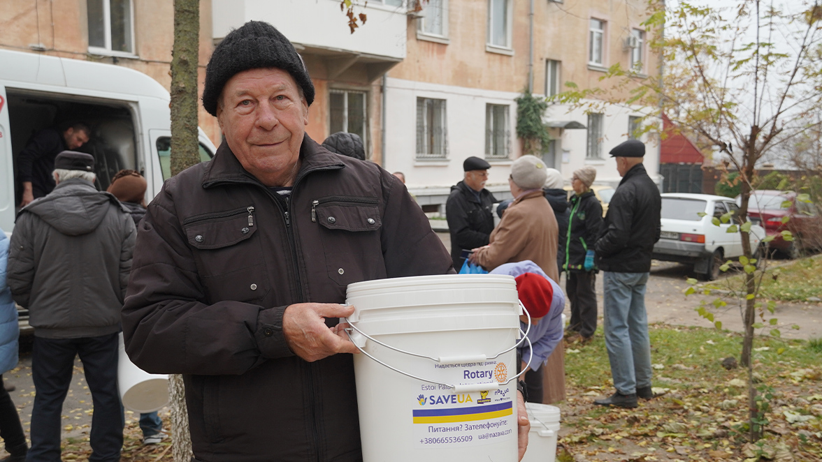 Ukraine-receiving-nazava-water-filter